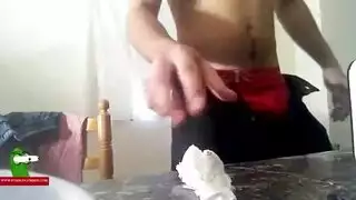 الم تقير بن الزوج بصوره عاريه