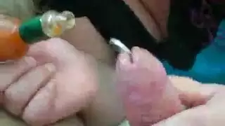 حفلة جنسية ثنائية الميول جامحة مع مص عميق ونيك شرجي قاسي