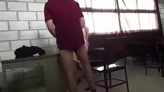لاتينا سمراء بيعت بالمزاد ثم نيكت بقوة