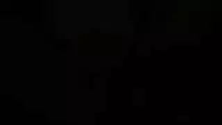 يحاول معا امه يسخن