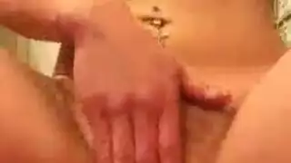 من الحسية إلى الوحشية: قضيب شاب يأخذ المؤخرة