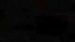 خدمة شفاه لارا مون الفاضحة خلال جلسة موسيقية