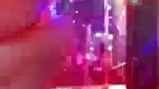 جنس جامح في النادي: نيك عنيف وقذف داخل عربية مغامرة