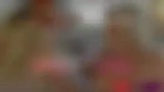 عبادة مهبل المراهقات: حركات لسان مثلية