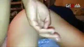 فتيات ناضجات ساخنات تأخذ قضيبًا كبيرًا بعمق في جنس عنيف