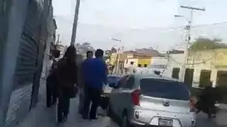 جمال المؤخرة الضخمة تأخذ قذفتين في نهاية مثلث على الوجه