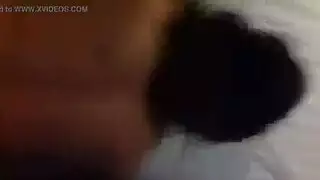 من الإغراء إلى الجنس الصريح: لقاء ماريانا السحاقي مع الثرية