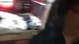 حاويات السائل المنوي المتشبهات بالنساء تخدم قضيباً قصيراً