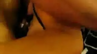 هذه اللاتينية لا تستطيع تحمل القضيب الصلب حتى تنفجر