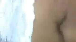 أليكسيس فوكس تقدم كسها المبلول في مشهد إباحي صريح