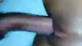 مراهقة مقيدة مجبرة على مص قضيب أثناء الرحلة بالسيارة