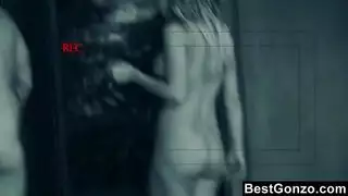 خضوع شرجي تام: يأخذها متى شاءت