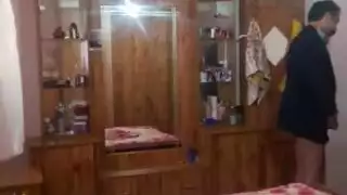 سكس مغربي صريح: أبي يضرب فرج شابة ضيقة
