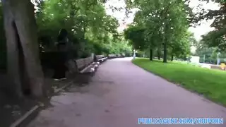 شاب يحتاج المال