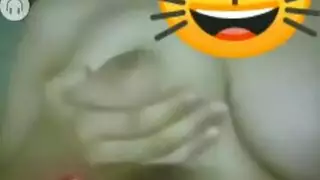 اغتصاب ام صديقي الشرموطه في الغرفة وهو لا يعلم