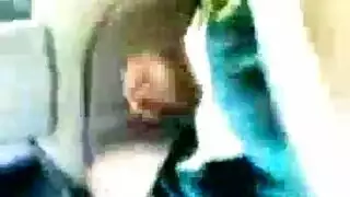 الجلوس فوق زوجها بملابسها