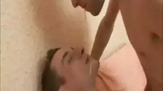 فعل الحزام الخشن على عاهرتين مثارتين