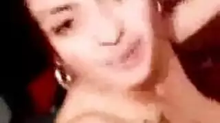 رجل نبيل يهيمن على إميلي لين في جلسة جماع صريحة