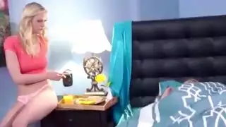 ينام مع أخته في نفس السرير مترجم