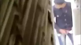 زانقها ويبوسها