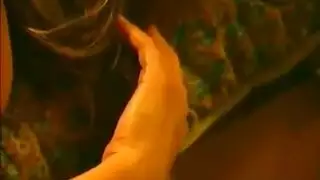 شقراء تمص قضيب أسود ضخم بعمق في تدريب عنيف للحلق