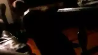 غازي تأخذ أنبوبًا خشناً في مشهد شرجي صريح