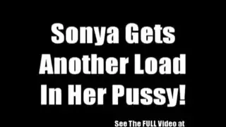 سكس عنيف في المنزل: حركات في مهبل ضيق
