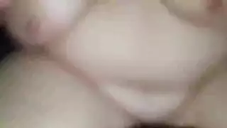 يلحس كسها وتقعد ع وشه