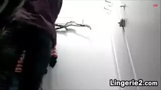 ممارسة جنس خام: مشاهد قذف داخلي وتدفق السوائل