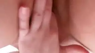 حفلة فرج عتيق: عاهرات في السبعينيات من العمر