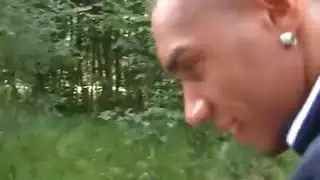 نافورة مني تتدفق من كسها المشدود