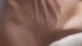 جنس عنيف مع هزات جماع صارخة