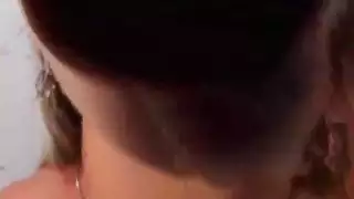 مشهد فض البكارة إكس إكس إكس: قضيب أسود ضخم يملأ فرج ضيق