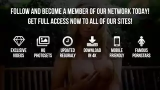 ثعلبة شقراء بهزات عنيفة تتوق لتخلل خشن بإكس إكس إكس