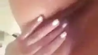 يتبول عله المرحاض وينك اخته