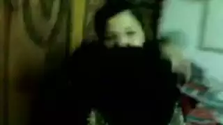 عاهرات العائلة ذوات الصدور الكبيرة في فيلم ثلاثي صريح