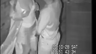 شرموطة أمريكية تتناك امام الجميع في الشارع