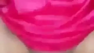 أنات سالوا غير المسيطر عليها أثناء وضعية الكلب العنيفة