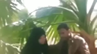 العميد ونائب الرئيس يمارسان الجنس الفموي بقوة مع فتاة جامعية متحمسة
