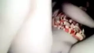 نجمة البورن تتباهى بفتحاتها لشريكها الجنسي