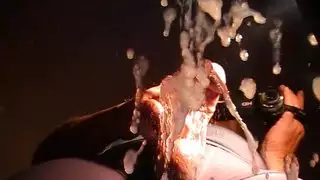 عاهرة منوية مشاغبة تُدمر بقضيب ضخم