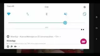 شاب تركي يُفرغ بالكامل بفضل مهارات حلق عربية مثيرة