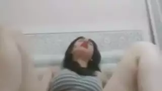 كشف كل ثقوبها: اعترافات أميرة عربية أمام الكاميرا إكس إكس إكس