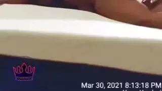 شاب بأداة ضخمة يمارس الجنس مع شريكته حتى الذروة