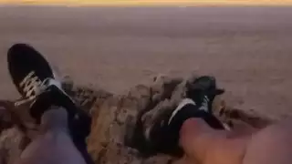 ممارسة جنسية ثلاثية في الخارج: انضم لزوجين متزوجين لجنس صريح على الشاطئ