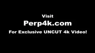 اللصّة المراهقة تتلقى تصحيحاً جنسياً قاسياً من ضابط الأمن