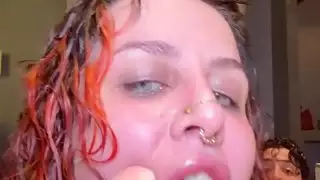 توسلتني أخت زوج الأم أن يصنعها ، وبالتالي سارت الأمر