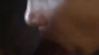 الاختناق على قضيب قاسٍ مع سونيا