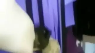 فتاة سورية تأخذ عدة أعضاء ذكرية