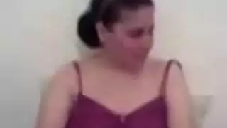 معلم مثار ينيك كس مراته الضيق بعنف